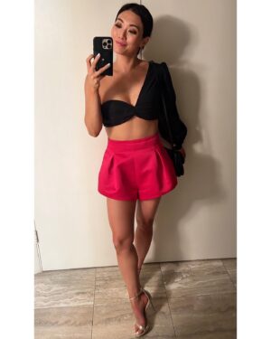 Catherine Haena Kim Instagram - Recharged and ready to get back on set this week. How else will I afford shirts with two sleeves someday? #dreambig #onthathustle #2023 ✨✨