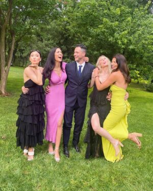 Catherine Haena Kim Instagram - They make the victories sweeter and the heartbreaks more bearable #findyourtribe #lovethemhard 💫

Celebrating love with these hunnays ❤️❤️ Congrats @claudie.elisabeth & @jamesohagen. How magical to share in your love story #heartbeaming #hagenlyeverafter