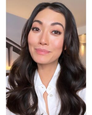 Catherine Haena Kim Instagram - I’ve been calling this my dream role since the very first read. I can’t believe I get to play her. Excited for you to meet Emma Hill…soon. 🙊❤️ #littlekiddreamstuff #thecompanyyoukeep 

Hair: @michaelpreitzhair 
Makeup: @zoehaymakeup