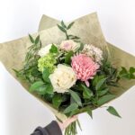 Catherine Francoeur Instagram - Souvenirs d'hiver pour laisser place au printemps 🤍🌷 1, 2, 3 - 1 an pour Julia, 3 gâteaux et aucun qu'elle a aimé 😅 4 - Fleurs pour Fudge 🫶🏻 5 - Beaaaaucoup d'écriture et deux romans de completés 6 - Ménage ménage ménage 7 - Promenades sous le soleil 8 - Mon outfit pref du moment 💜 9 - Bébé grande fille 🥲🤍 10 - Plans de grandeur pour notre maison Excitée pour le beau temps et la chaleur, maintenant ! 🥰
