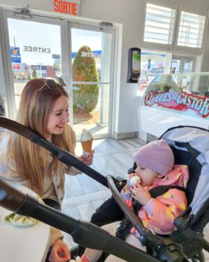 Catherine Francoeur Instagram - Souvenirs d'avril 🤍🌷

1. Son premier cornet de crème glacée 🍦
2. Le petit nouveau dans la famille qui a clairement conquis le coeur de sa petite soeur 🐈‍⬛
3. De la crème glacée parce que 🍦
4. Mes deux amours ✨🤍
5. Coquin Toast dans un moment de calme 🤭
6. 5 ans dans ma tête parce que je prends toujours les croquettes de poulet au resto 🙌🏻
7. Rare date night 🫶🏻
8. Et play date entre amies 🤍
9. Lecture lecture lecture 📖