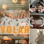 Catherine Mazoyer Instagram - Terminando el año con dos premios en Estambul! Mejor guión y mejor ambientación @partner.prod @bramscb @rodrigoaldea_ @brunoski_75 @provozchile @loarayaayala @allanvieillemusic @nico.sagrav @luigitalarico_2020 @gabyhernandezactriz @mocato1 @silvianovak @cinemachile