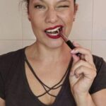 Catherine Mazoyer Instagram - Conocí el nuevo Labial Forever Barra de @lbelonline : 24H mate extremo ¡cero retoques! Con serum de colágeno, L’BEL ha lanzado un nuevo labial en barra que se une a la línea de maquillaje Forever: Labial Forever Barra. Este es un labial con acabado mate, y lo mejor de todo es que es de larga duración. ¡Además, este labial no solo embellece sino también cuida! Tiene sérum de colágeno, lo que hará que tus labios queden lisos y suaves. Link en mis historias ☝️