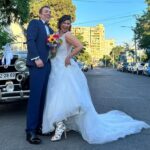 Catherine Mazoyer Instagram - Es tan importante para mí agradecer y reconocer a quienes nos ayudaron. Gracias por todo @roalvano (gestión) @vivi_torres_12 (maquillaje) @simonahairstyle_ (peinado) @porsiemprenovias (vestido) @victorgonzalezhandmade (zapatos) @ingridparrataller @pekaparra (tocado) @proflor.ltda (ramo) @espaciofusioncl (corporal y facial) @estudioespoz (uñas)