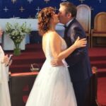 Catherine Mazoyer Instagram - No tengo palabras... Solo agradezco al universo por permitirme ser tan feliz junto a mi marido @raul_ars2 y nuestra familia. Todavía no están las fotos oficiales pero quisimos compartir algunas imágenes de lo que fue uno de los días más felices de nuestra vida. Gracias por tantos mensajes de cariño y buenos deseos. Y aunque no hemos podido contestarlos, los hemos leído todos🫶