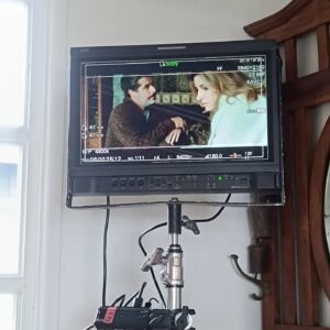 Catherine Mazoyer Instagram - Gran día de rodaje en Santo Domingo
Gracias @alvaropruneda @voilaestudios por hacerme parte de este tremendo proyecto
Feliz de haber compartido set con los compañeros @fran_armstrongsilva @franciscoperezbannen @fransfeir 
Que nos vaiga bien!!!!
Amor mío @raul_ars2 ❤️ ya voy en camino a la casita a tus brazos ❤️