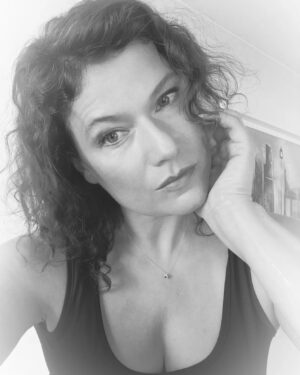 Catherine Mazoyer Instagram - A color o B/N?