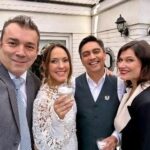 Catherine Mazoyer Instagram - Ayer con mi @raul_ars2 vivimos un día emocionante , un día hermoso!! Fuimos tan afortunados de acompañar a mi @malyjorquiera y su @wenafreire en su matrimonio! Se respiraba el inmenso amor que sienten el uno por el otro. Amigos, se merecen todo! Una vida de risas y amor para ustedes!