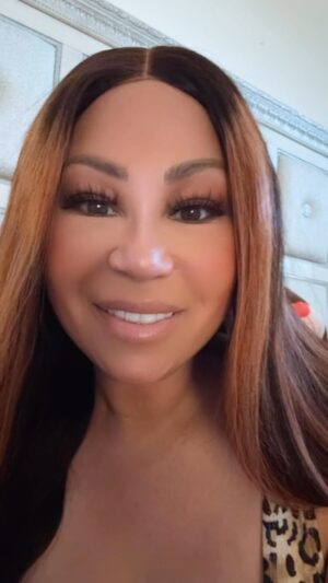 CeCe Peniston Instagram - Kisses on your face happy Saturday!!! #cecepeniston #life #love