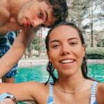 Ceci Flores Instagram - 👋🏻 2023 • Disfruté, reí, me enamoré aún más, fui al concierto de mi banda favorita con mi mejor amiga, me fui de viaje con mi hermano, se casó mi otro hermano, le enseñé a mi ahijado a ser amigo de las rayas, hice nuevos amigos, gocé a mis amigos más queridos, corrí un spartan, me gradué y dirigí mi primer cortometraje.