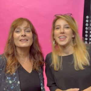 Cécilia Hornus Instagram - Après un premier épisode qui débute avec un hommage poignant à Michel Cordes et Marwan Berreni, la série mythique Plus Belle la vie, encore plus belle est de retour du lundi au vendredi sur TF1. 

Cécilia Hornus et Léa François qui incarnent Blanche Marci et Barbara Évenot, ont une question pour vous : qu’en avez-vous pensé ? 🧐

_
@pblvofficiel @ceciliahornusoff @leafrancoisoff #plusbellelavie