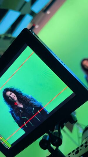 Celeste Buckingham Instagram - Thank you for all the positive feedback to my new music video Drive (Ruhde Remix) ✨⚡️ Here’s a little BTS of how we shot this crazy sci-fi MV. If you haven’t seen the video yet, LINK IN BIO! 
Ďakujem za všetky vaše skvelé ohlasy ku klipu Drive (Ruhde Remix) ✨⚡️ Mám tu pre vás malé backstage video aby ste mohli vidieť trochu ako vznikol náš sci-fi svet. Ak ste klip ešte nevideli, LINK V BIO!
#celestebuckingham #musicvideo