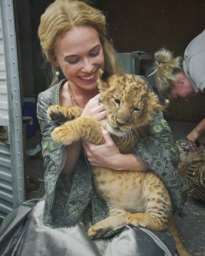 Celina Sinden Instagram - I got to play with these giant kittens on the Reign set once. I swear, Tiger King wasn’t out yet. #reign