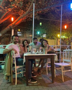 Ceren Koç Instagram - dogum gunum ve sarhosken yedigim cilekler 🍓