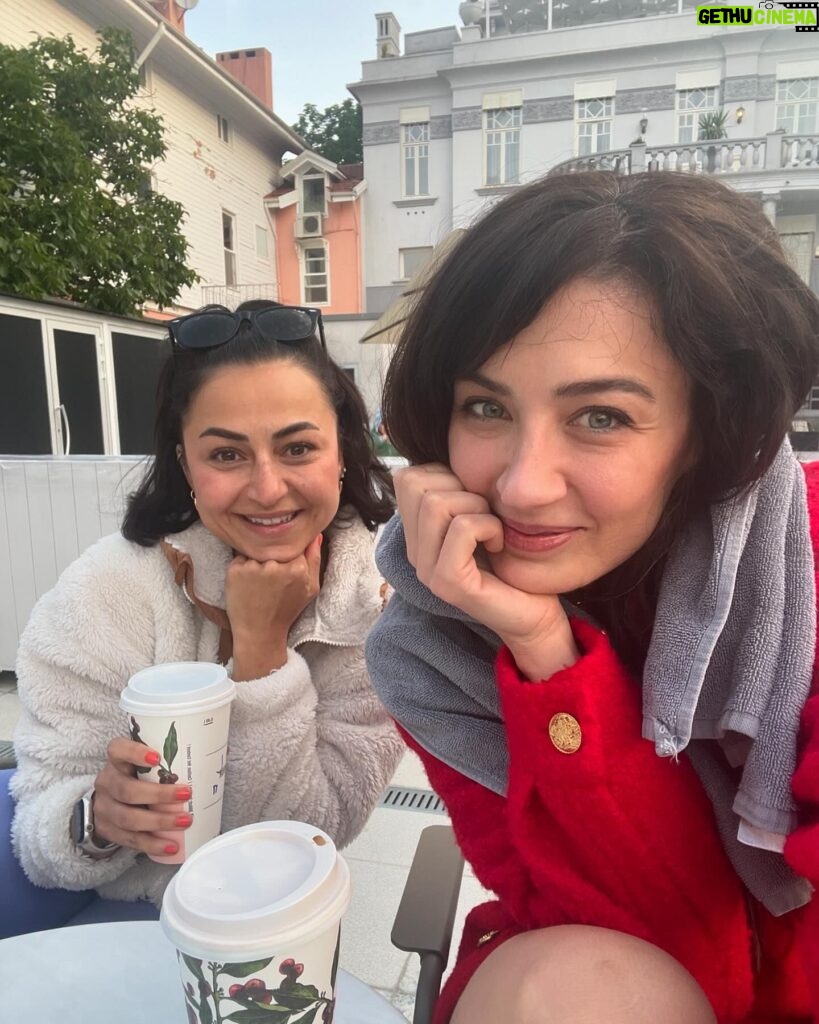 Ceren Benderlioğlu Instagram - Son 10 gün kuş misali … ufak bir özet İzmir , Ankara , İstanbul
