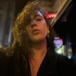 Ceren Taşçı Instagram - Uykumun kaçtığı bu geceye en sevdiğim dizilerden biri Six feet under’dan bir not bırakıyorum: “Life is pain. Get used to it.”