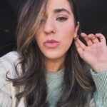 Ceren Taşçı Instagram - Saçlarımı kendim kestim nasıl olmuş?Sonra da fotoğrafımı çektim yine kendim.Kendi kendime yetmeyi abartıp, kendimi yuttum galiba…