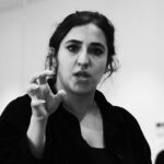 Ceren Taşçı Instagram - Ben bir hayale ortak oldum sonra o hayal benim de hayalim oldu.Bir oyun yapmak çok meşakkatli bir iş ama bir yandan da tüm zorluklarına rağmen bir o kadar keyifli ve öğretici.Bir sürü şey öğrenerek devam ediyorum hayatıma ve bu oyunla beraber hayatıma katılan müthiş ekip arkadaşlarıma kocaman teşekkür etmek istiyorum; inatla,sevgi ve saygıyla bir arada olmaya ve üretmeye devam ettiğiniz için.İyi ki❤️ Biz @parlakfikirleroyun ile ; 22 Mart 20.30’da @sestiyatrosu 23 Mart 20.30’da @alankadikoy ‘de olacağız. KÜNYE: Yazar: Eric COBLE Çevirmen: Buket GÜLBEYAZ Yönetmen: Buket GÜLBEYAZ Dekor ve Kostüm Tasarımı: Ahsen Nur YAMAN Işık Tasarımı: Osman AKTAN Hareket Düzeni: Fethi Arda ERGÜL Efekt Tasarımı: Metin KÜÇÜKYILMAZ Yardımcı Yönetmen: Onur DEMİRCAN Reji Asistanı, Sahne Amiri: İlayda ŞALLI Yapım Asistanı: Atakan UYANIK Prova Fotografçısı: Ceyda ASLAN Afiş Fotoğrafçısı: Nilay EREN Concept Tasarımcısı: Mürsel GÜVEN Yapımcılar: Flanör Yapım, Platz Project Yürütücü Yapımcı: No Yapım Oyuncular: Ceren Taşçı, Ünal Yeter, Dila Yağcı, Kiraz Tosun, Uğur Baran @bonobotiyatro @platzproject @flanoryapim @noyapim Bazı notlar: Buket @buketgulbeyaz seni zekanı,zerafetini,insanlığını çok seviyorum❤️ Uğur @ugurbrnn ve Dila @dilayagci ne çektik be ama hep destektiniz sağolun☺️ Ünal @unalyeter yeni geldin herkese kendini sevdirdin benden daha çok sevecekler seni sinirim bozuluyor Kiraz @kkiraztosun güzel enerjinle hoş geldin💕 Onur başgan @onordomorcon yanan beynimizi marş beyin tamirine beraber götürelim, emeklerinin tarifi yok❤️ Bütün fotoğrafları çekip sadece yansıması görülen canım asistanımız @salliilayda iyi ki varsın❤️ Ve arkada deli gibi koşturan bütün ekip,bize inanan yapımcılarımız iyi ki varsınız hepiniz🌹 #parlakfikirler #tiyatro #sestiyatrosu #alankadıköy