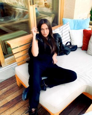 Ceren Yılmaz Instagram - 🖤