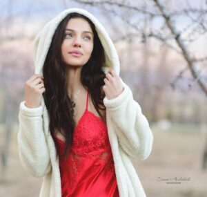 Ceren Yılmaz Instagram - #zümrüdüanka 
bu akşam 20:00’de @foxturkiye @zumruduankafox 
ZÜMRÜT ❤️