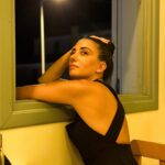 Ceren Yalazoğlu Karakoç Instagram – Hoop bu akşamı da attık hafızaya 🥰
Şehirlere inat güzel günlerin olsun 😌