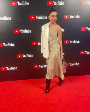 Ceren Yalazoğlu Karakoç Instagram - Youtube Festivali 2023 gecesine beni hazırlayan
Canım
Styling : @cerenalist 
Canım
Makyaj : @selen_karabulut 
Ve canım
Saç: @volkanbayarr 
Sonsuz teşekkürler💐🤍 

Elbise @rentisthenewchic
Ayakkabı @ilvi_official
Ceket @nocturne @nuvocollectif
Çanta @dyllaatelier
Küpe @jaagravii
Kolye @zon.atelier