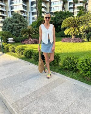 Ceren Yalazoğlu Karakoç Instagram - 🌻