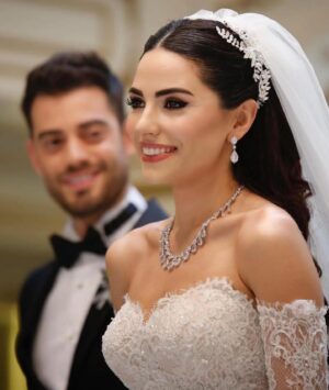 Cevahir Turan Instagram - 19.01.2019 Tam 5 yıl geçmiş ☺️ bu 5 yılı iki minik el ile taçlandırmışız ❤️❤️ Çok şükür. İyi ki ☺️❤️🧿 @arman.yildiz