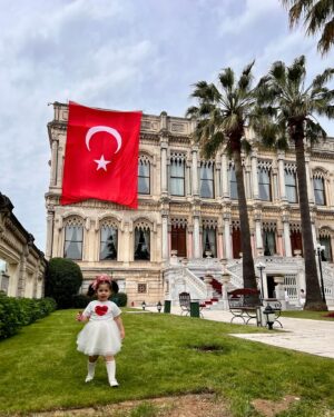 Cevahir Turan Instagram - Güzelliklerim 🥰 Onlarla daha güzel oluyorum ❤️