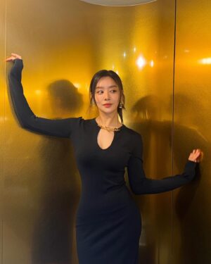 Cha Joo-young Instagram - 🖤 반가웠어요 @volnewmer.kr @classys_kr 

오랜만에 한복 아닌 주영이다..