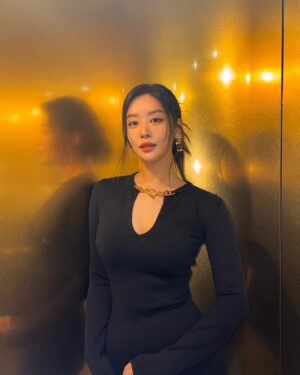 Cha Joo-young Instagram - 🖤 반가웠어요 @volnewmer.kr @classys_kr 

오랜만에 한복 아닌 주영이다..