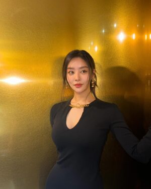 Cha Joo-young Instagram - 🖤 반가웠어요 @volnewmer.kr @classys_kr 

오랜만에 한복 아닌 주영이다..