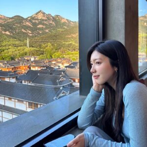Chae Seo-jin Instagram - 고즈넉하다 편안-

#진관동 #한옥마을