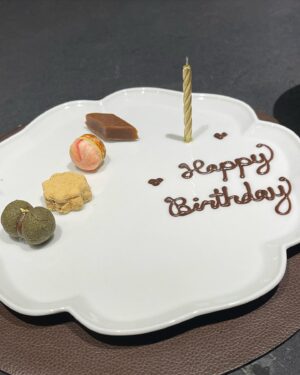 Chae Seo-jin Instagram - 내사랑들 많이 만나서 넘 행복해따
생일 축하해주신 모든 분들 감사해요❤️