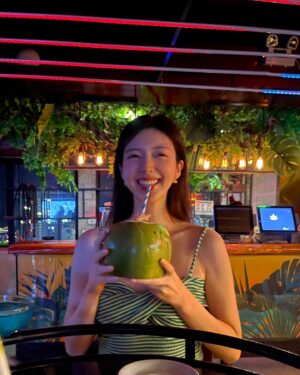 Chae Seo-jin Instagram - 여름 좋아해요😍

#nhatrang #vietnam #베트남 #가족여행