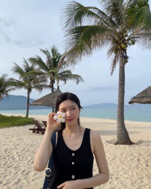 Chae Seo-jin Instagram - 1일 2수영 즁🤿