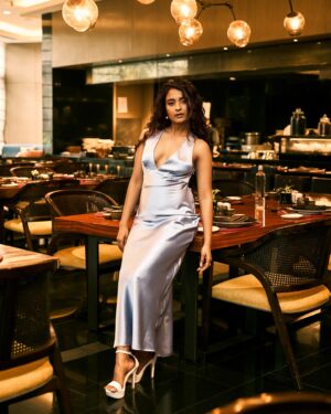 Chaitra Achar Instagram - Date night?

PC: @avinashmurthy 
MU & Styling: @chandana_nambiyana 
Location: @conradbengaluru #MIKUSU