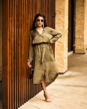 Chaitra Achar Instagram - 😎

PC: @avinashmurthy 
MU & Styling: @chandana_nambiyana 
Location: @conradbengaluru
