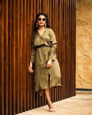 Chaitra Achar Instagram - 😎

PC: @avinashmurthy 
MU & Styling: @chandana_nambiyana 
Location: @conradbengaluru