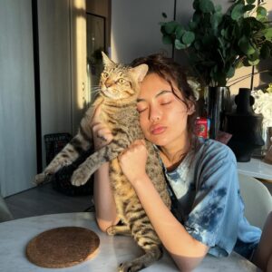 Chaleeda Gilbert Instagram - He’s such a sweetie when he’s not attacking😭🤍