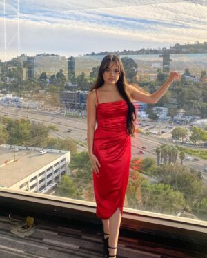 Chalet Lizette Brannan Instagram - red dress ❤️