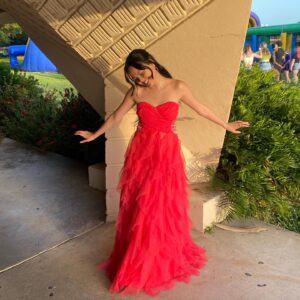 Chalet Lizette Brannan Instagram - Prom 2022 💫