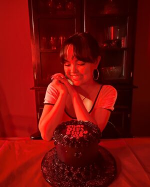 Chalet Lizette Brannan Instagram - 19🩷
last year being a teenager 🥲