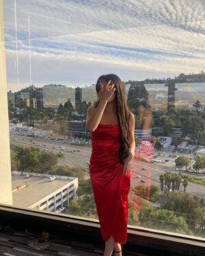 Chalet Lizette Brannan Instagram - red dress ❤️