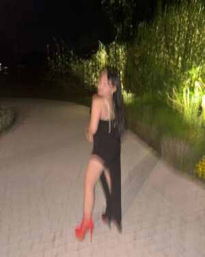 Chalet Lizette Brannan Instagram - prom 2023 ✨
the heels def stole the show