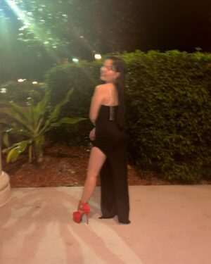 Chalet Lizette Brannan Instagram - prom 2023 ✨
the heels def stole the show