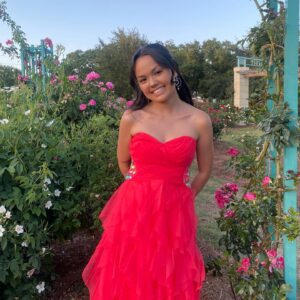 Chalet Lizette Brannan Instagram - Prom 2022 💫