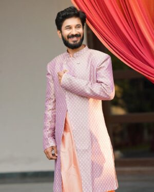 Chandana Ananthakrishna Instagram - ದೀಪಗಳ ಹಬ್ಬ ದೀಪಾವಳಿಯ ಶುಭಾಶಯಗಳು.
A photoshoot with @chandana_ananthakrishna

Outfits - @hamsinifashions
Jewellery - @waymore_priyanka
Makeup -  @makeoverwith_bhavyanaik
Hair by -  @hairstyling_by _chandu
Photography - @naveenvcphotography
Location - @mantra.luxuryweddings

#vasukivaibhav #festiveshoot