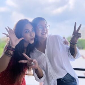 Chandrayee Ghosh Instagram - I love you too much Babyjaan ❤️.. bhalo kore thaako tumiii... onek unnyoti koro... may you have the strength and light to sail through all seasons of life ..ador.. and .. Happy Birthday again 💫
.
.
.
.
.
#happybirthday #babyjaan #stayblessed #stayhappy #lotsoflove #birthdayreel #instawish #instareels #reelsinstagram #patakaguddi #bollywoodsongs #photoreels #reels #enjoyyourday #instagram #chandreyeeghosh #official_chandreyee_ghosh 
[Birthday wishes,Reels, With my Babyjaan, Happy Birthday,Best wishes, Actress, Chandreyee Ghosh]