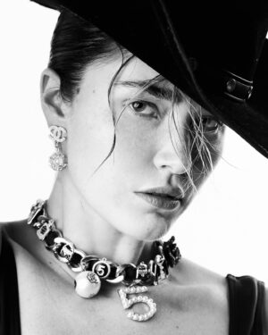 Chanel Celaya Instagram - Playing dress up 🖤 @williamlords